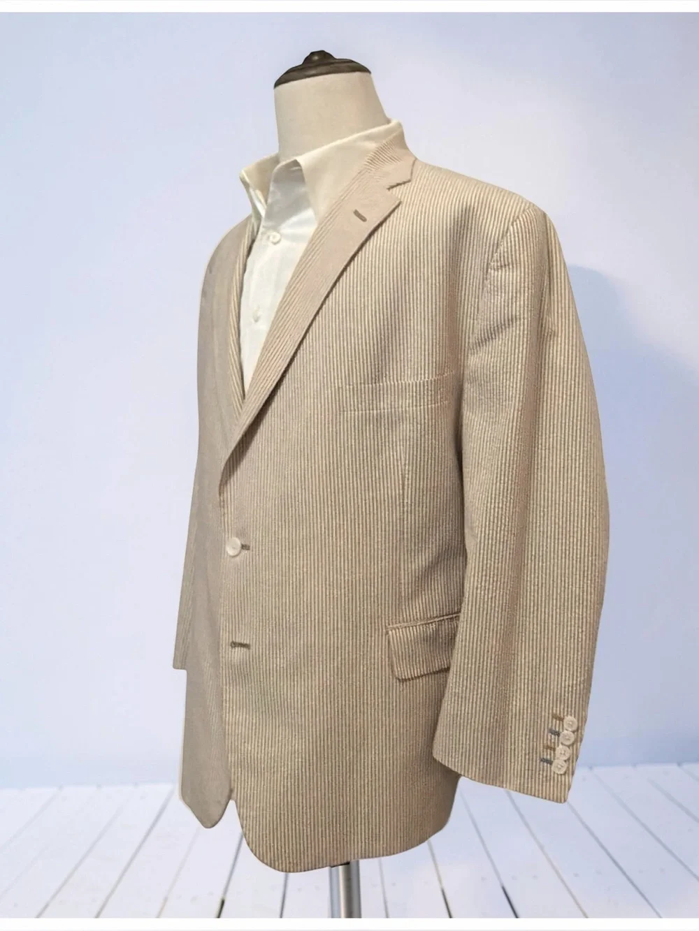 Tom James Inocente Summer Lightweight Seersucker Suit | Tan & Cream | Classic